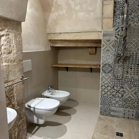 17 Per 2 Apartment *